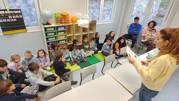 TE REGALO UN POEMA 1: MISS BRUJA y EL FANTASMITA